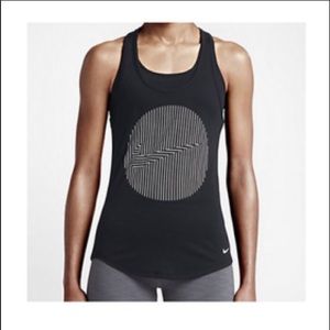 Nike women’s dry fit swoosh tank top M